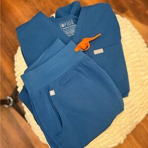 FIGS Scrub Set – Women’s Small DEEP REEF